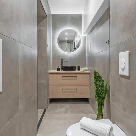 Modern In A Luxurious Area - Super - 6 Pax Apartment *