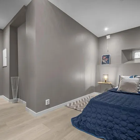 Modern In A Luxurious Area - Super - 6 Pax Apartment